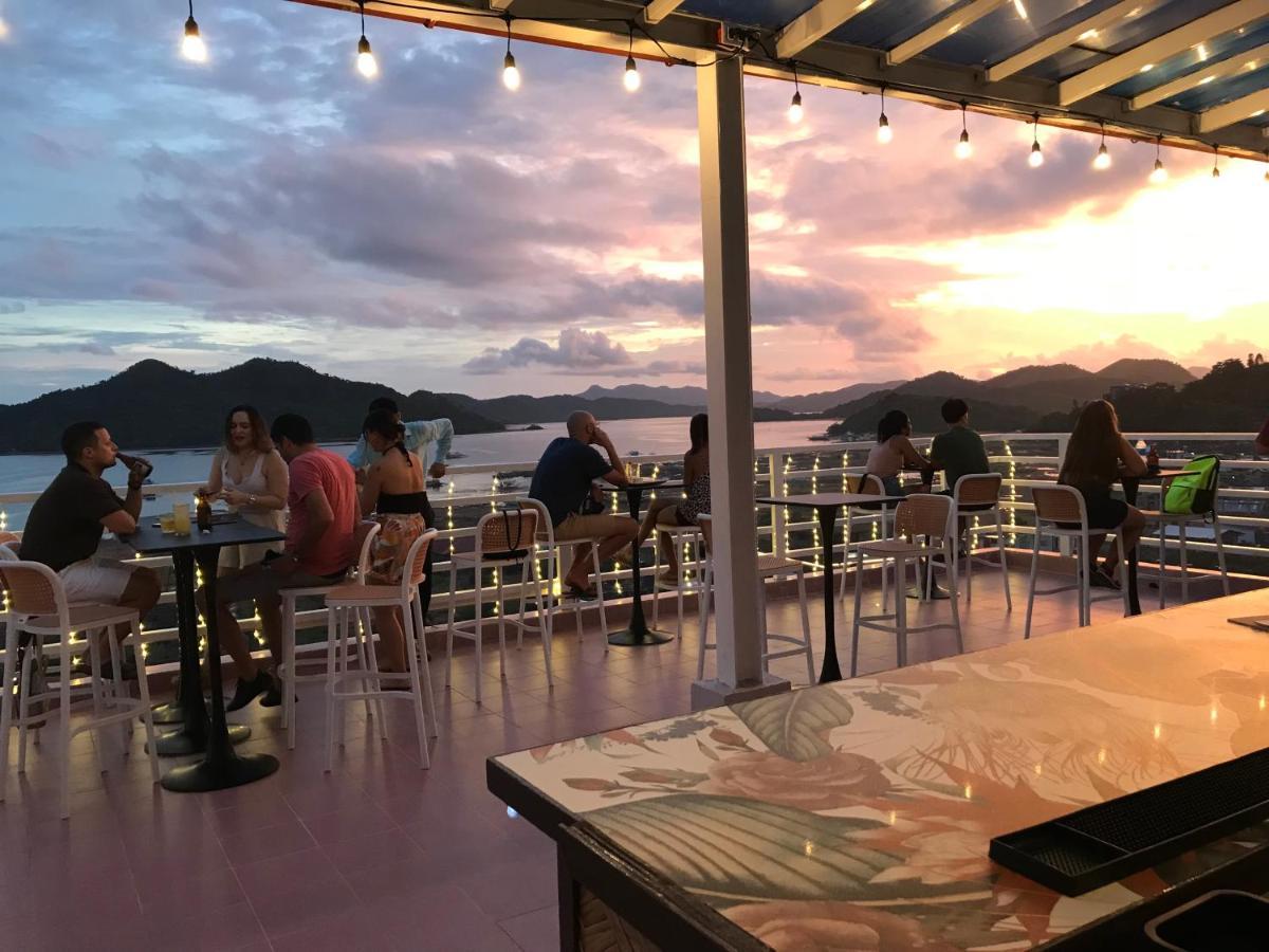 Sunburn Suites And Rooftop Bar Coron Esterno foto