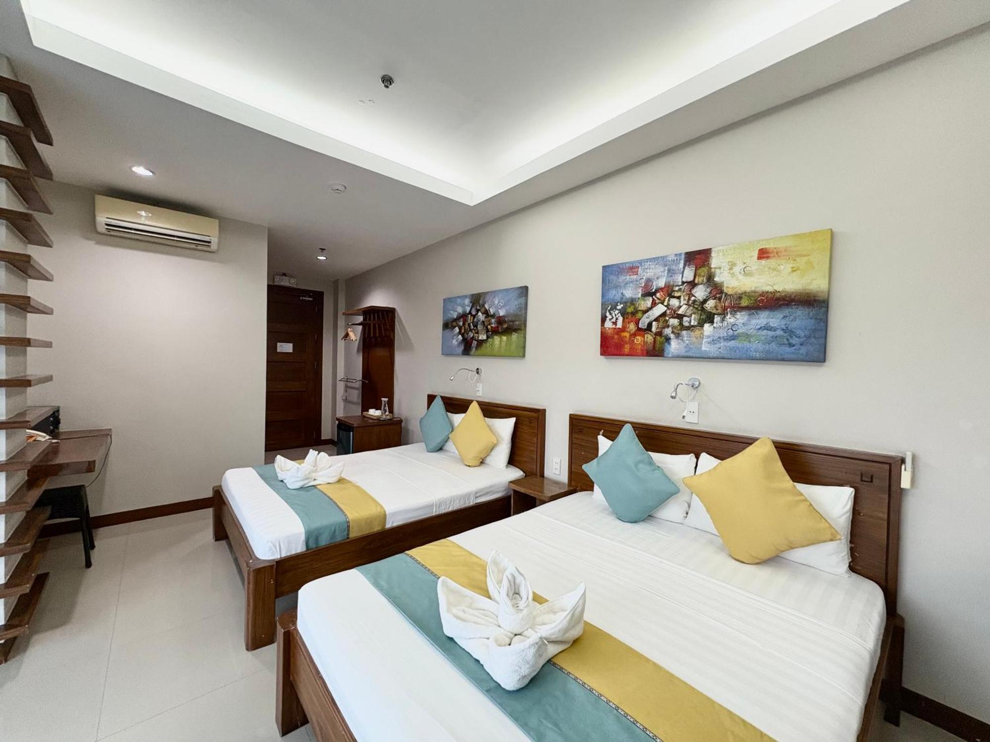 Sunburn Suites And Rooftop Bar Coron Esterno foto