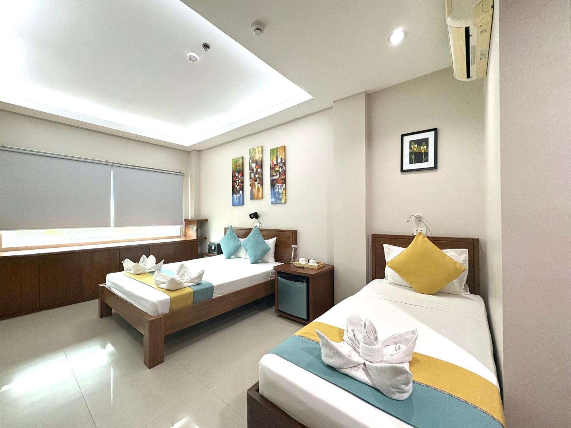 Sunburn Suites And Rooftop Bar Coron Esterno foto